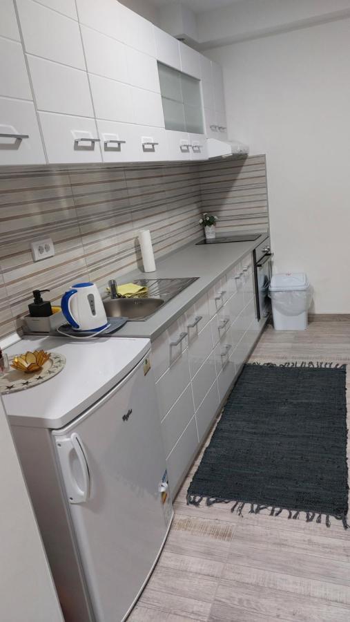 Bili Apartment Парачин Екстериор снимка