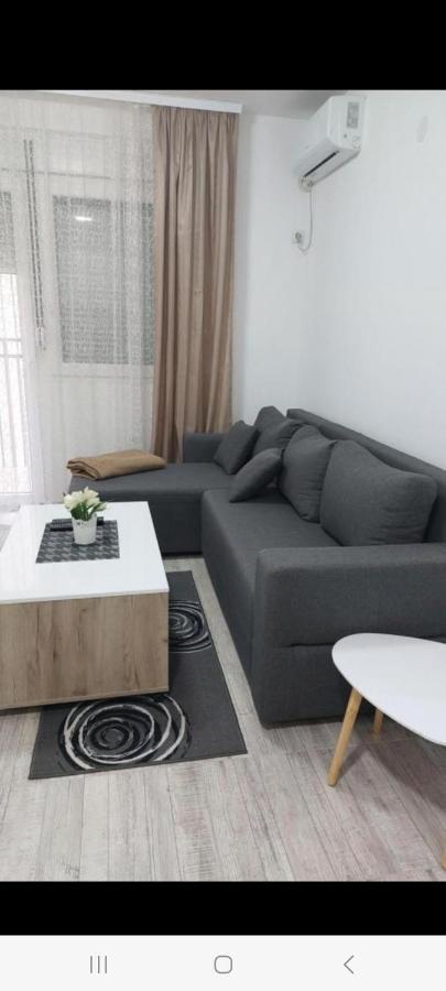 Bili Apartment Парачин Екстериор снимка